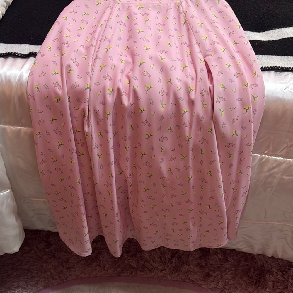 House of CB Pink Floral Dress off shoulder - Picture 3 of 10